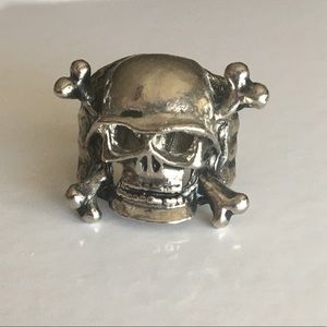 Skull and crossbones adjustable ring silvertone